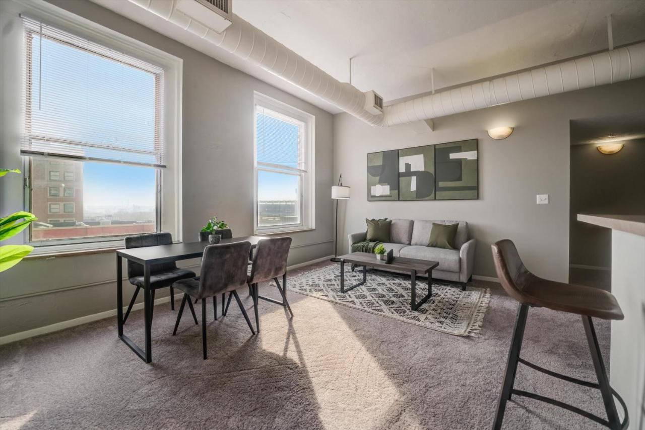 Frontdesk Huron Square Apts Downtown Клівленд Номер фото