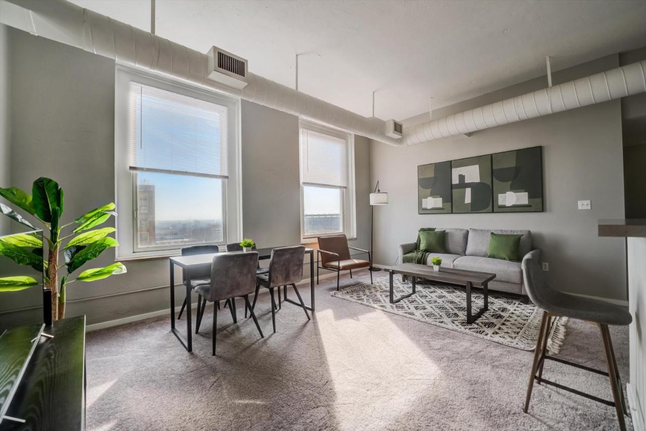 Frontdesk Huron Square Apts Downtown Клівленд Номер фото