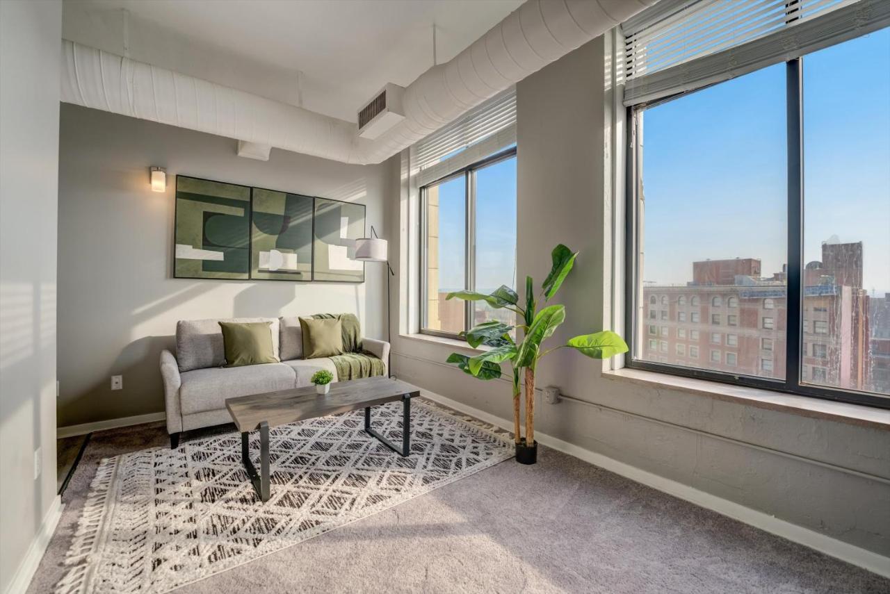 Frontdesk Huron Square Apts Downtown Клівленд Номер фото